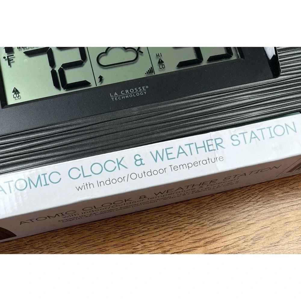 La Crosse Technology Atomic Clock & Weather Station w/ Indoor/Outdoor Temp NEW